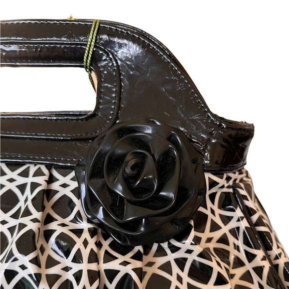 Vera Bradley NWT Got It Handled Night and Day Matching Clutch Wallet Black White - Picture 7 of 16